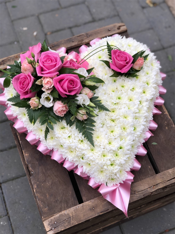 Children?s Funeral Tributes | Funeral Hearts | Pink Rose Based Heart