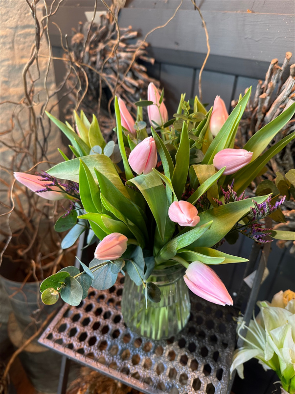 Bouquets | Container arrangements | Mother's Day 2024 | Spring Tulip Jar